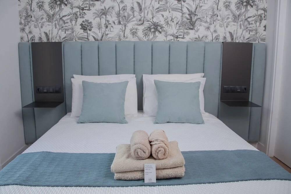 Phaedrus Living Modern Kriel Suites 203