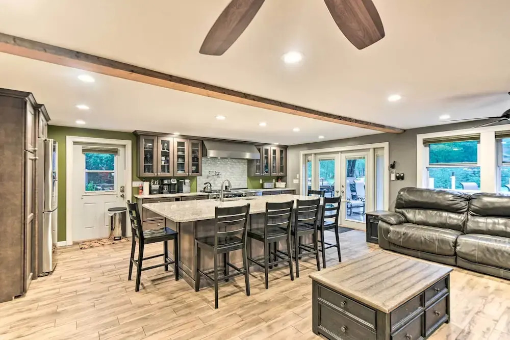 Waterfront Ashland Home ~ 2 Mi to Downtown!