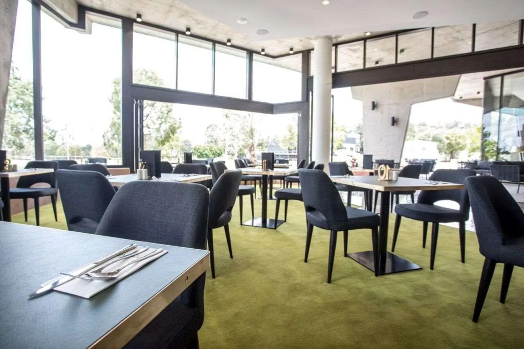 Eatons Hill Hotel