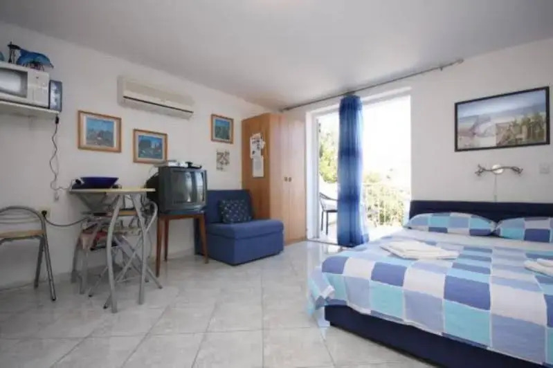 Studio Apartment Vedran Blu