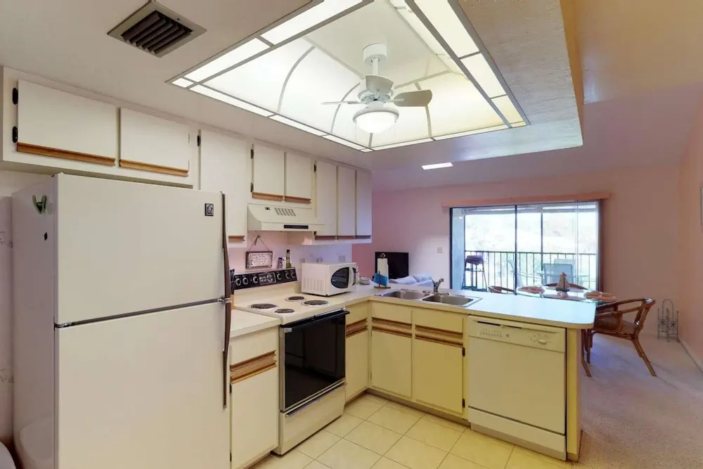 15120 Riverbend Blvd #605