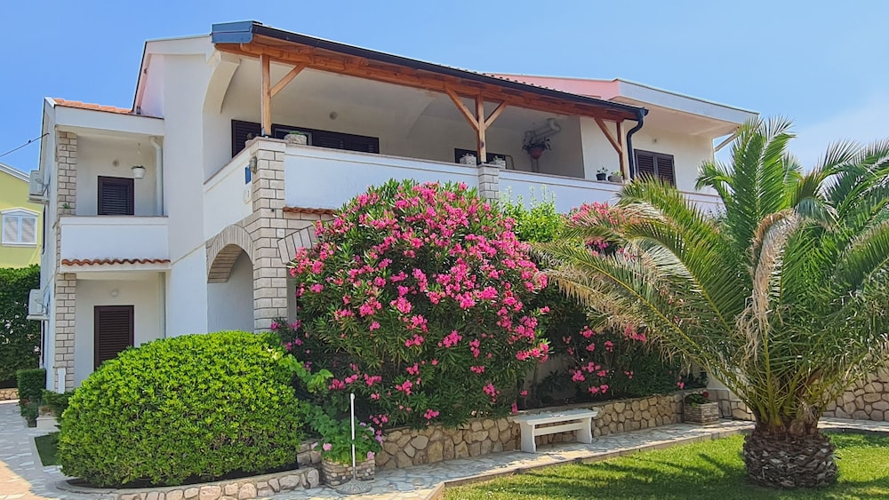 Apartments Ivo