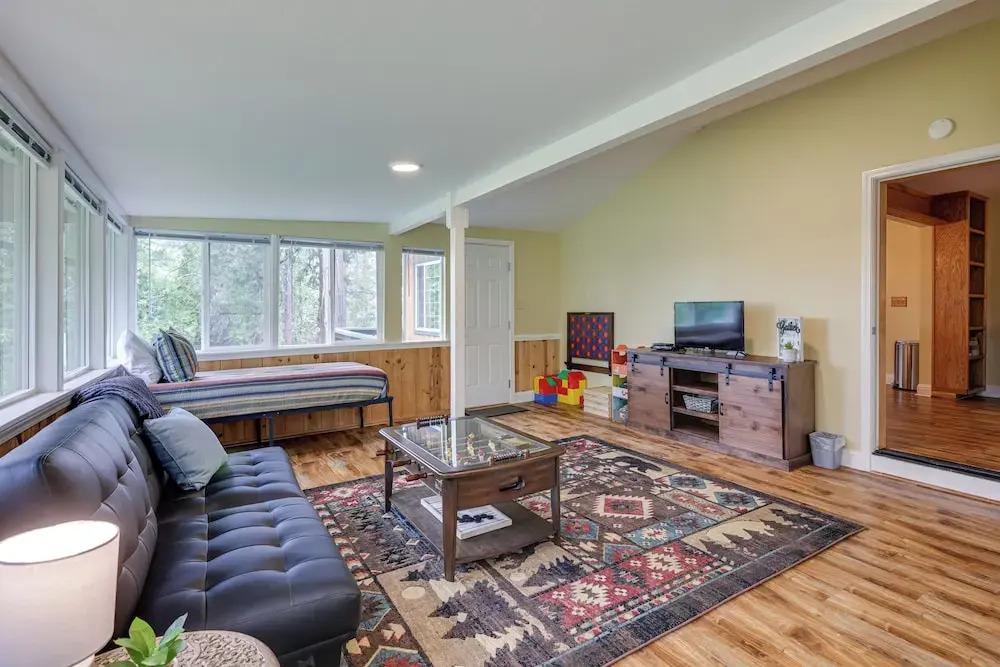 Mi-Wuk Village Vacation Rental w/ Multi-Level Deck