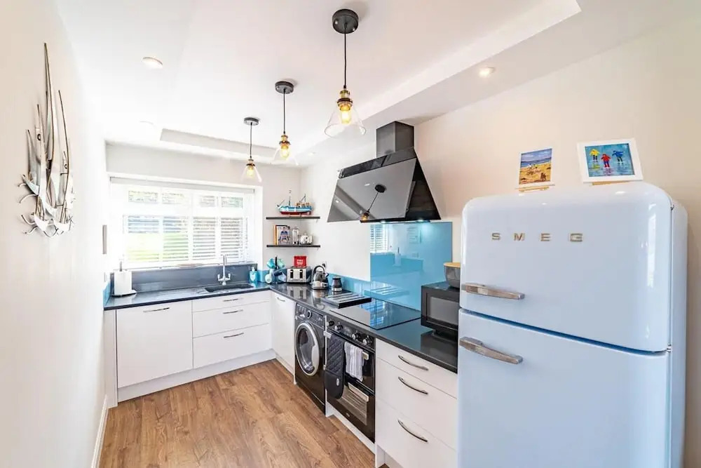 3 Bed Cottage - Sleeps 6 - Garden - Parking - Wifi