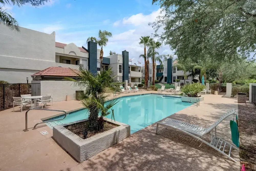 FRONTDESK Jade Scottsdale Apts Central Scottsdale
