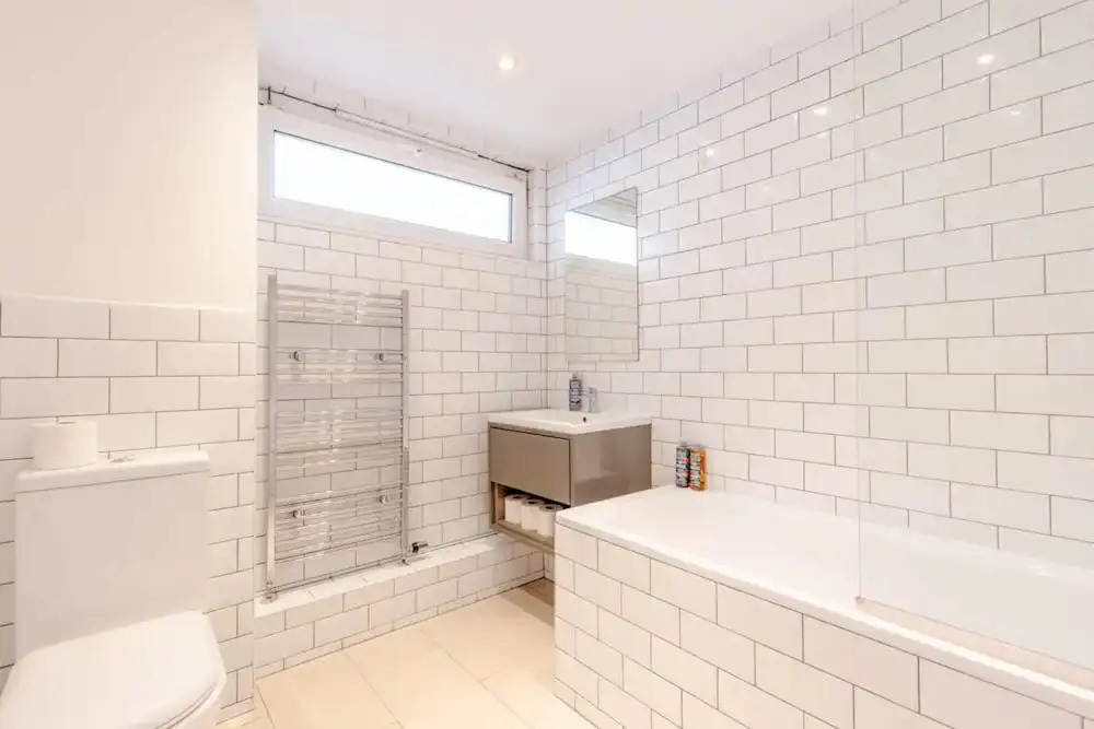 Spacious 1 Bedroom Apartment in Vibrant Angel