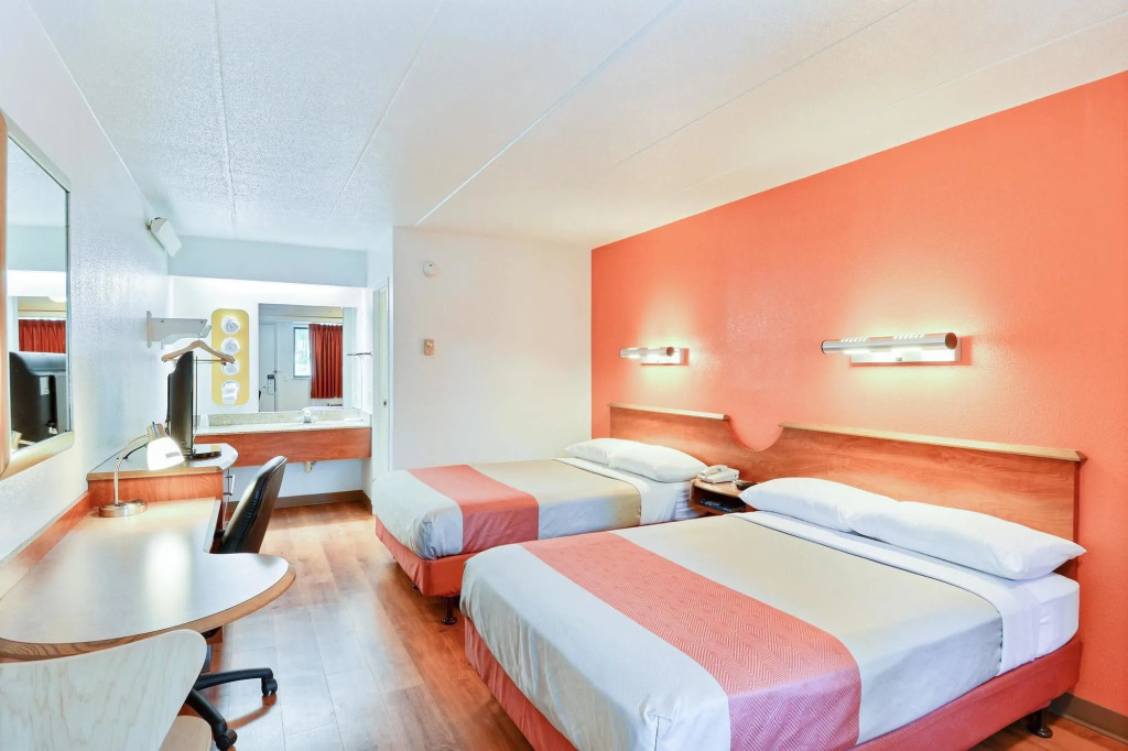 Motel 6-Nashua, NH - South