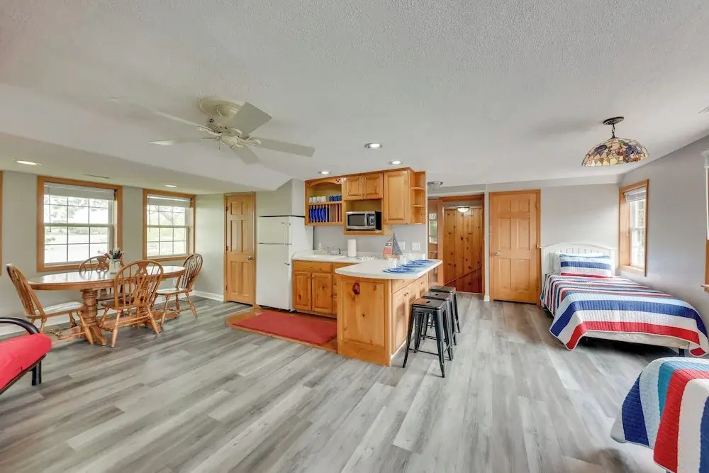 Pistakee Lake Estate w/ Boat Dock & Hot Tub!
