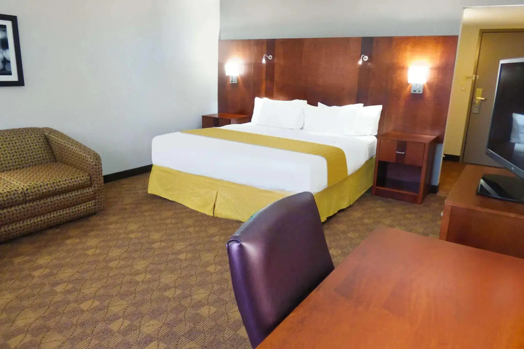 Radisson Akron-Fairlawn Copley
