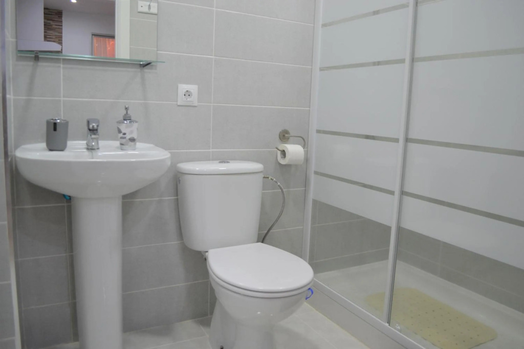 Fantastic 1 bedroom Apartment with Gallery (CB6EV)