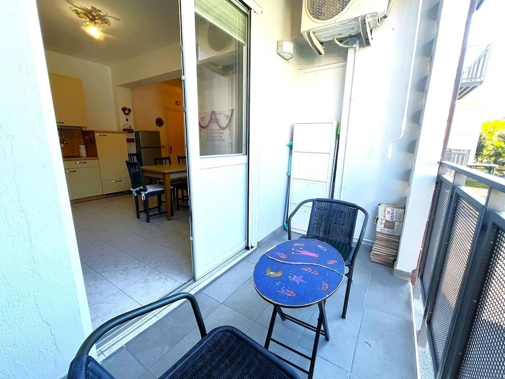 Charming Family Flat Near the Beach