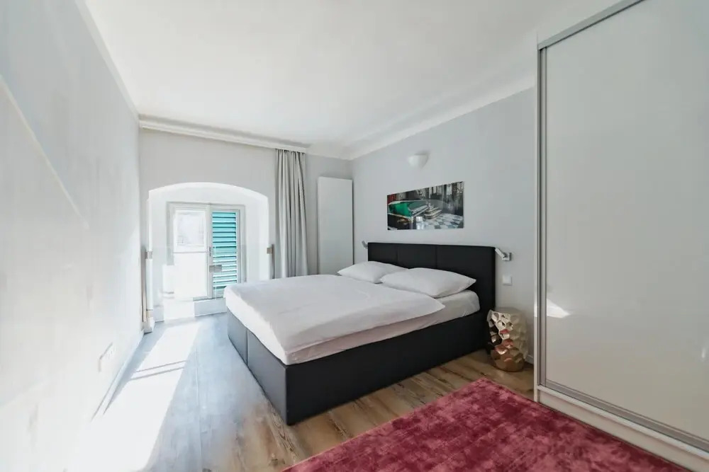 Deluxe Apartment With two King Bedrooms in the Historic Centre of D Rnstein