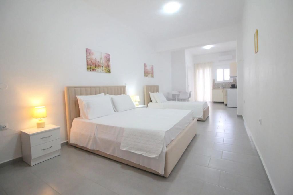 Nefelis Apartment