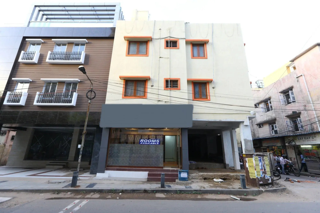 OYO 6626 Khaleej Residency