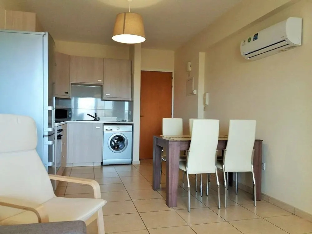 206 Sunrise Beach Apartment