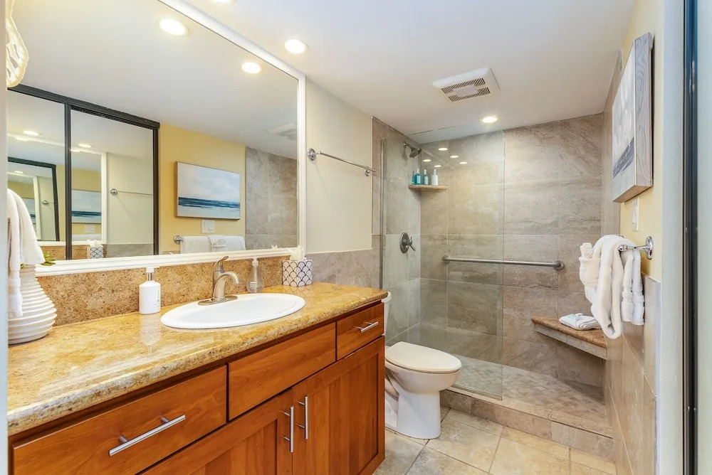 Kuleana 613 1 Bdrm 1 Bedroom Condo by RedAwning