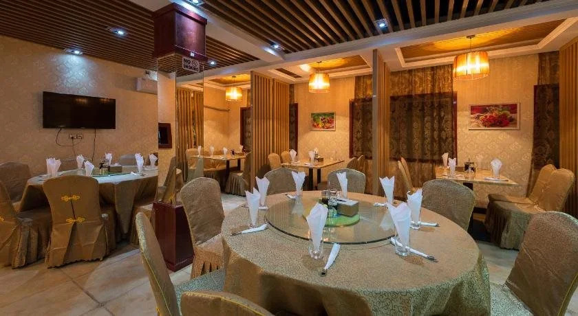 Warm Harbor Hotel