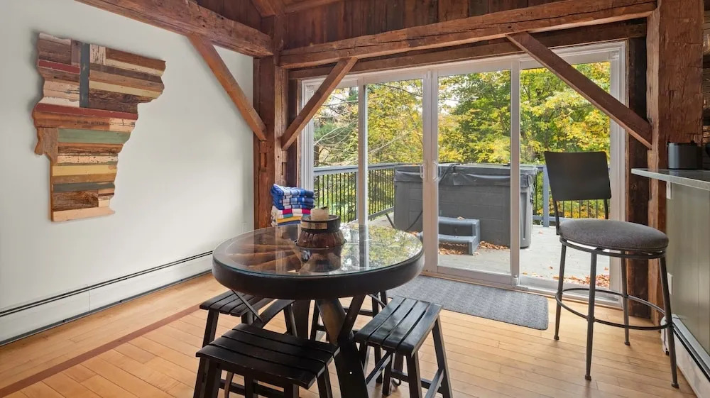 Mad House Rentals 10 Bedroom Lodge by RedAwning