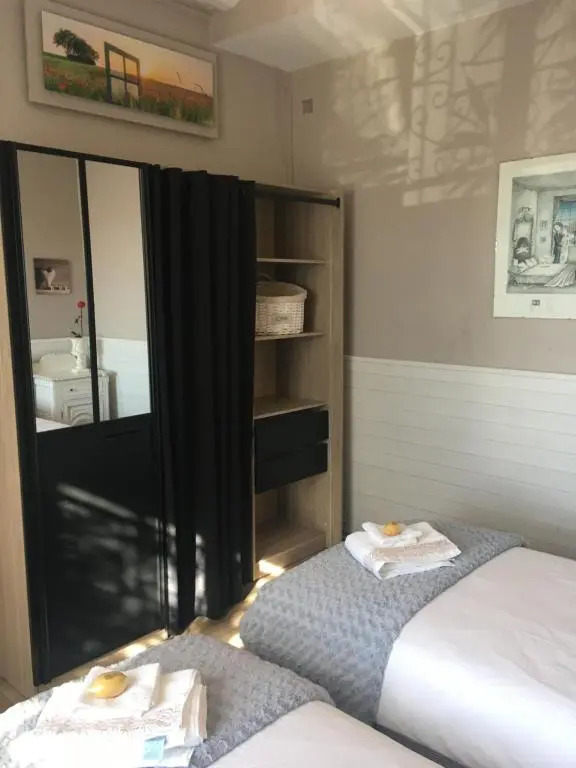 Appartement central des terres chaudes proche bord de mer