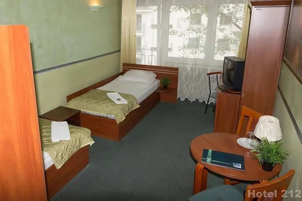 Hotel 212