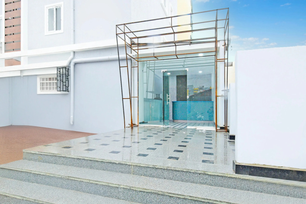 Super Townhouse Oak Kompally