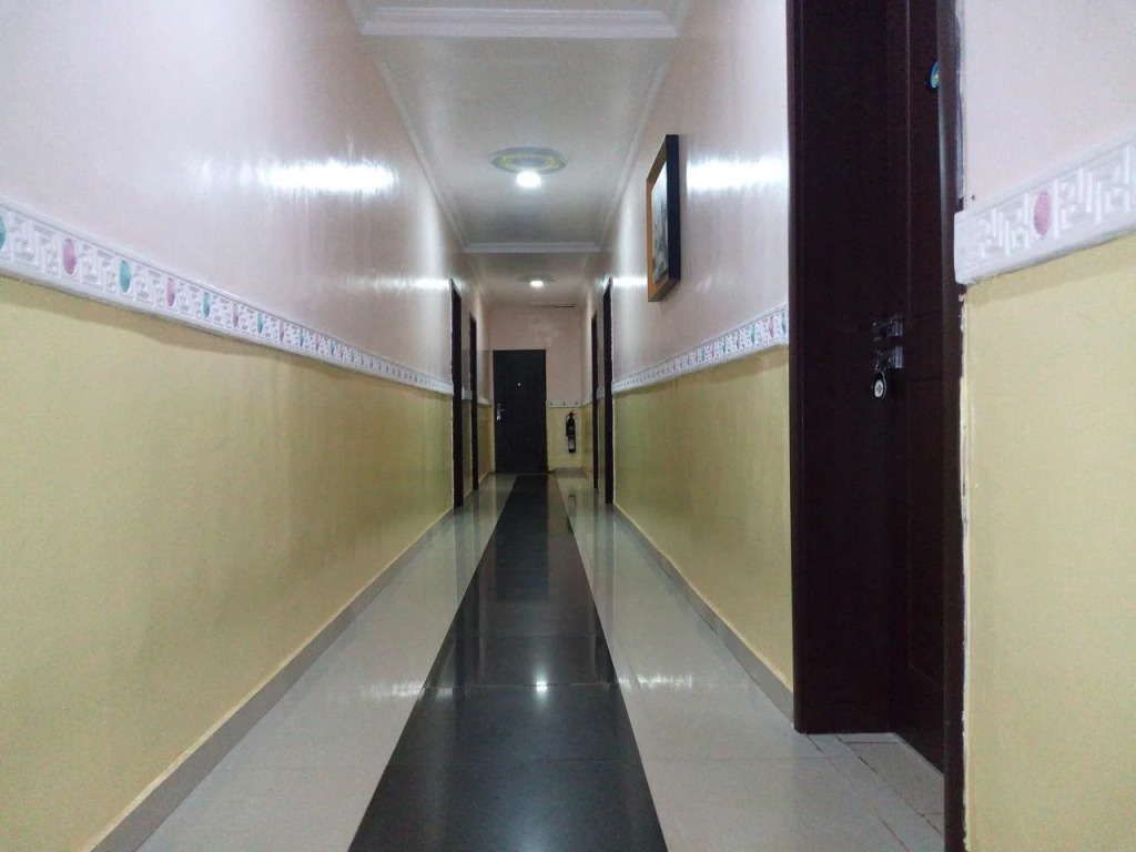 Multifield Hotel & Suites