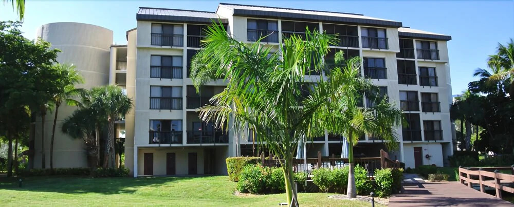 Estero Blvd Condo #258883 2 Bedrooms 2.5 Bathrooms Condo