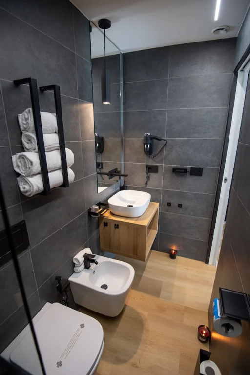 Contemporaneamente 147 - Modern & Comfort Rooms