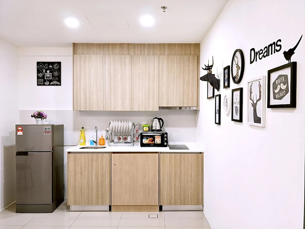 Tropicana 218 Macalister by NGN