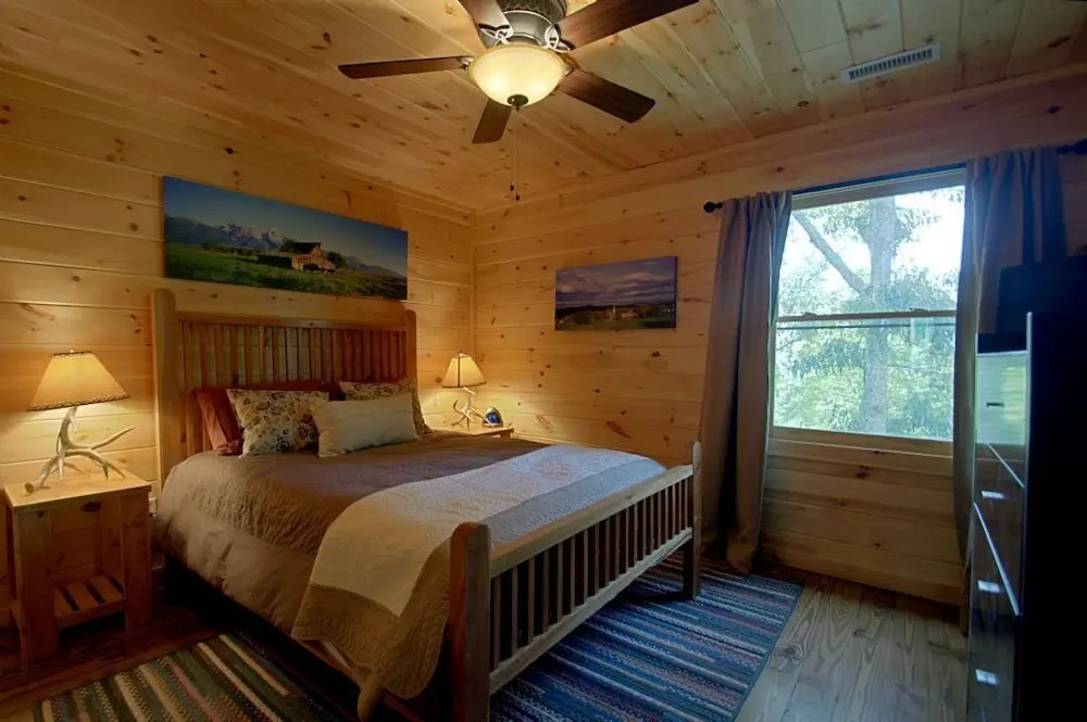 Imani's Cabin - 3 Br Cabin
