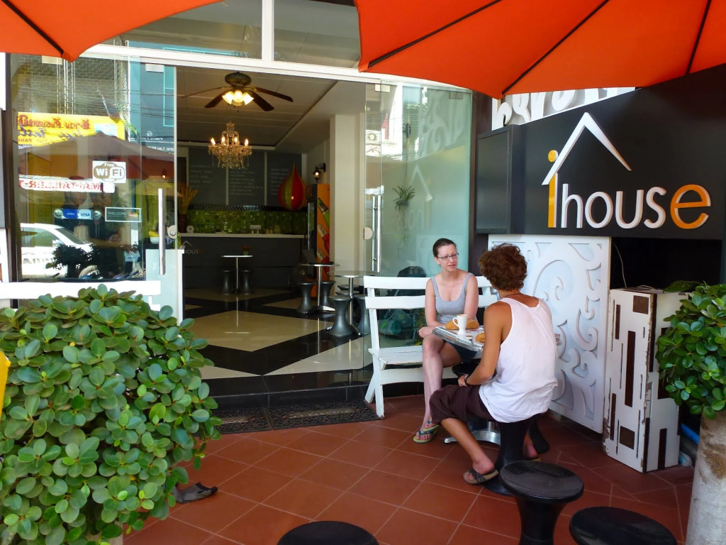 New iHouse Hotel - Hostel