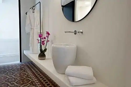 Plues 43 suites Athens / C