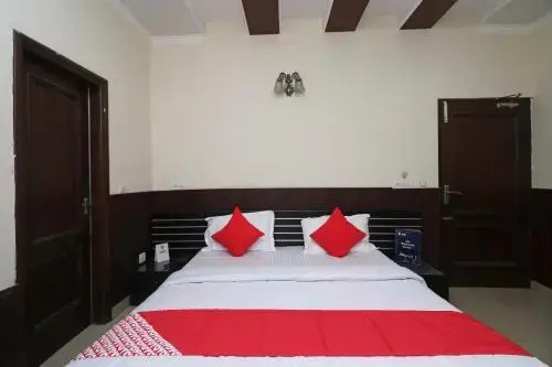 Hotel Abinashi by OYO Rooms