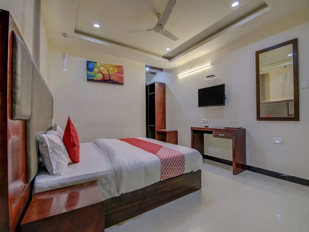 OYO 14044 Hotel Seacity Grand