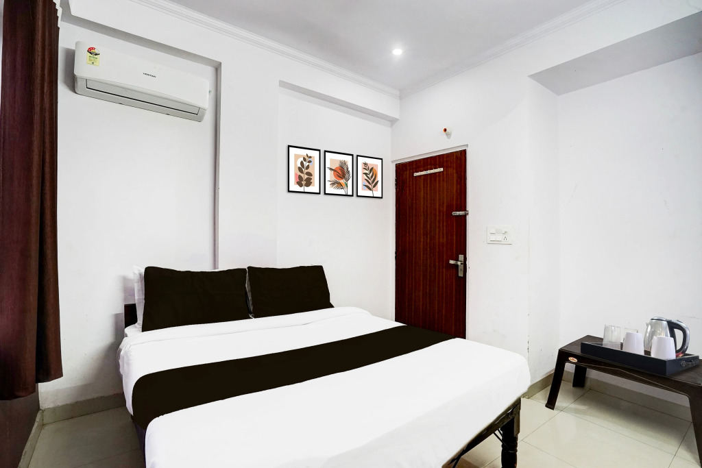 OYO JAI1273 Rayal Inn