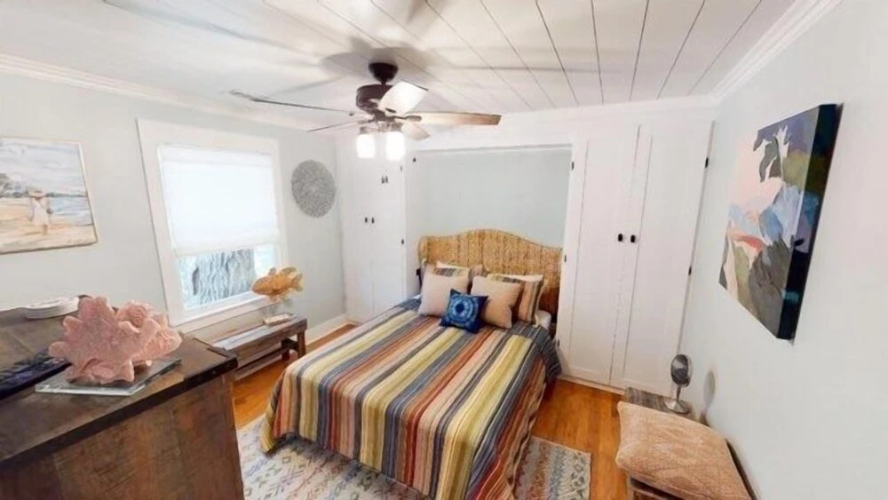 Beach Blossom - Bright, Updated Unit with Hot Tub on Patio by RedAwning