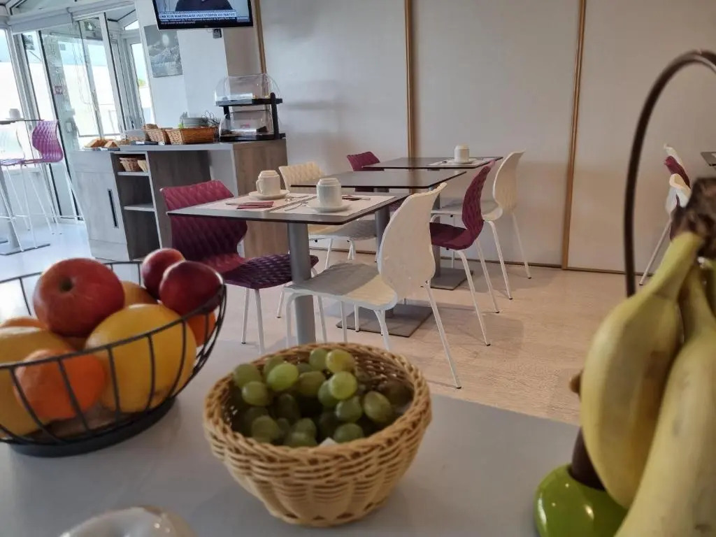 CitHotel Les Atlantes Royan parking privé