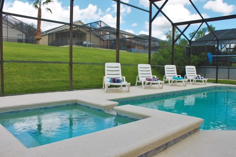 Family Friendly 4 Bed/3 Bath SPA-Pool Home in High