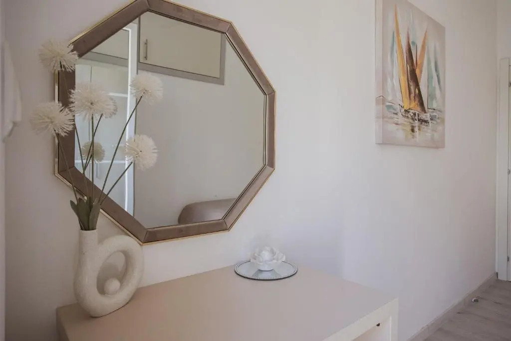 Luxury Modern House, Just 1 min Walk to the Beach