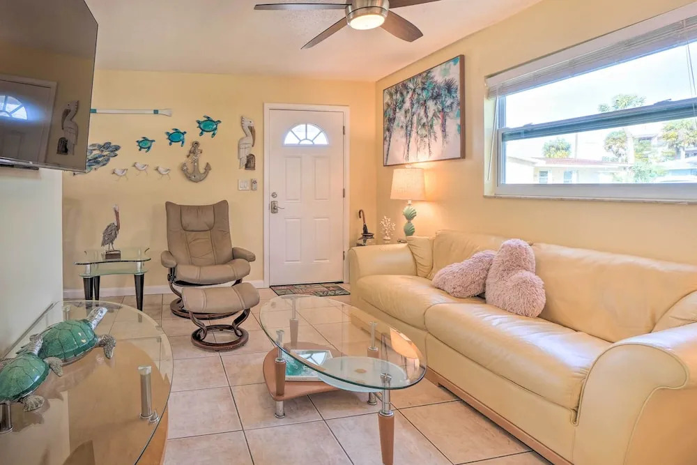 Pet-Friendly Dunedin Townhome w/ Private Yard