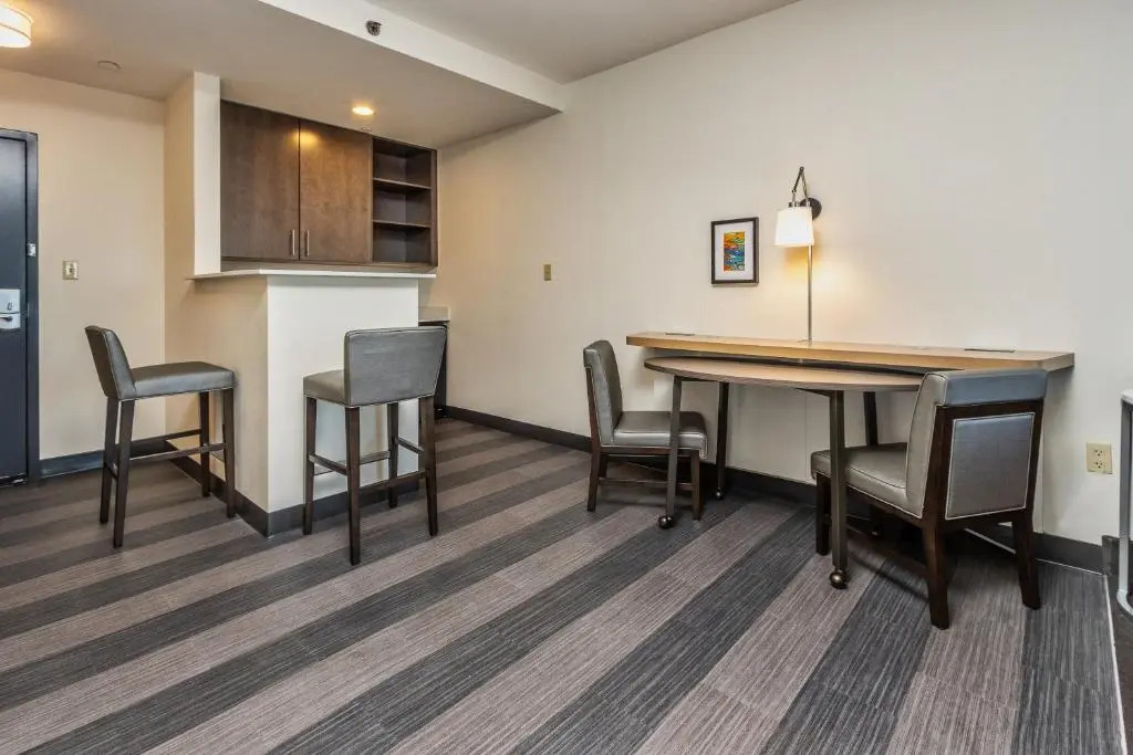 Holiday Inn & Suites Memphis - Wolfchase Galleria by IHG