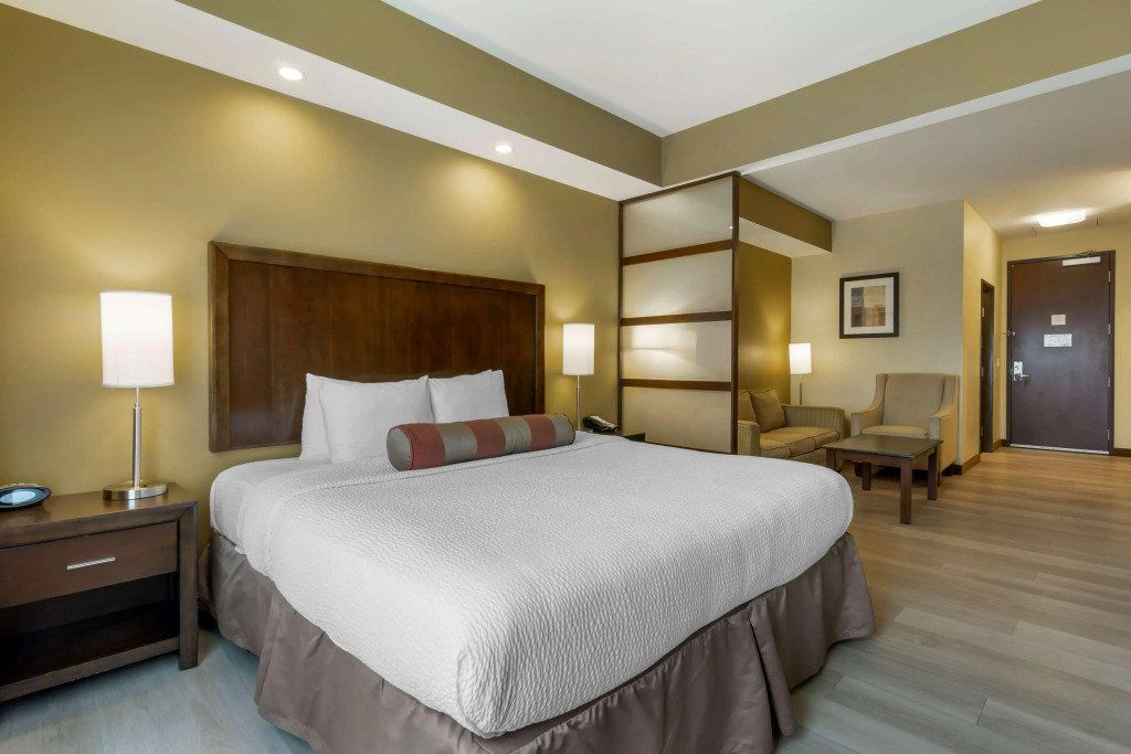 Best Western Plus Lacey Inn & Suites