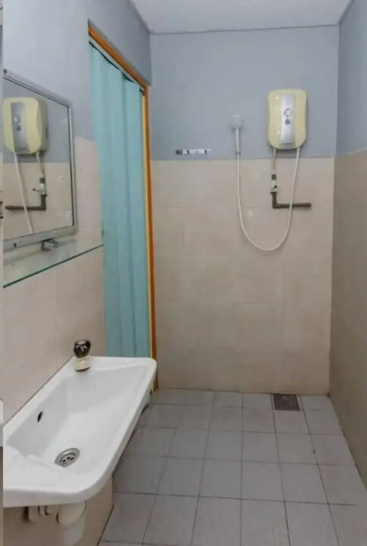 OYO 91258 Qish Hotel Banda Kaba