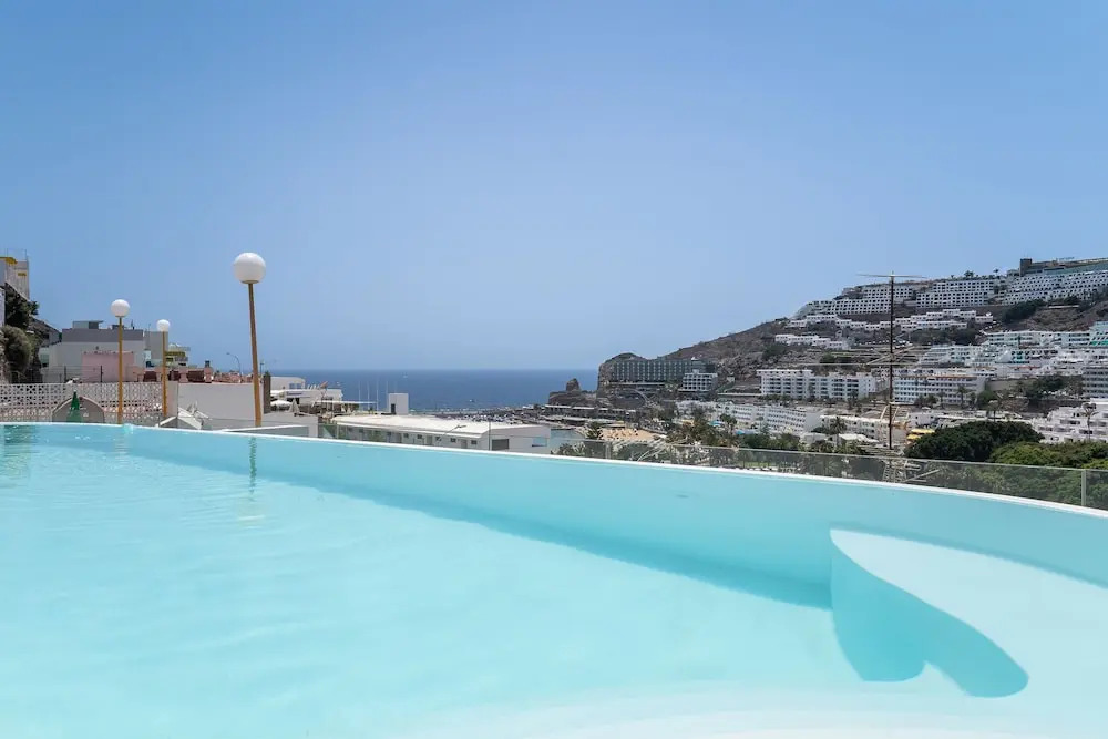 The One Luxury Apartments