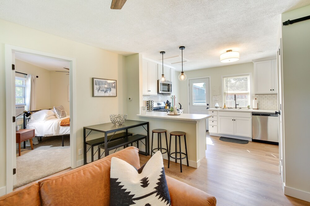 Modern Rapid City Home ~ 3 Mi to Dinosaur Park!