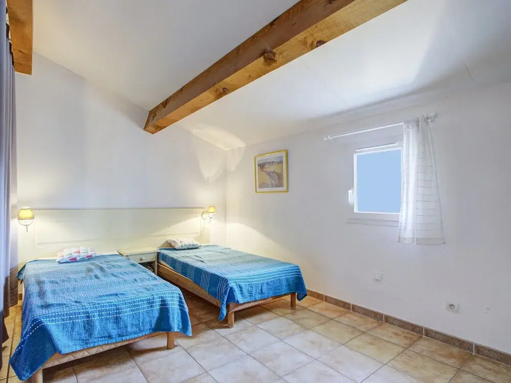 Quiet 6-guest Apartment in Homps
