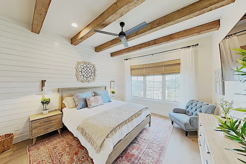 Dreamy Lake Travis W/ Swim Park & Marina 3 Bedroom Home