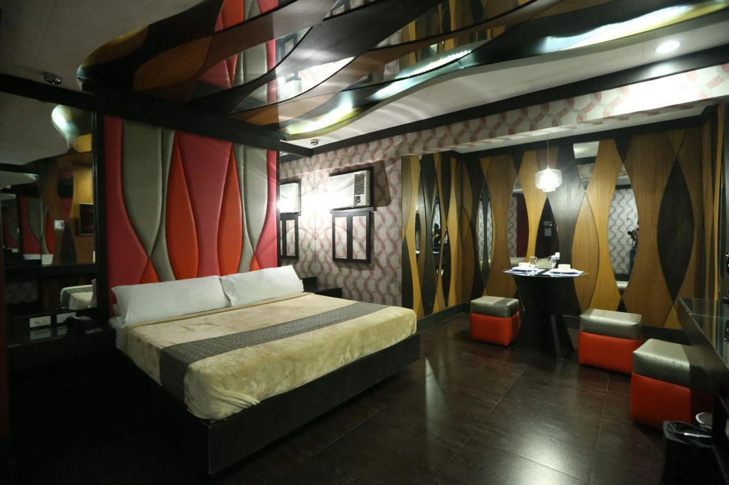 Victoria Court Suites - Pasig