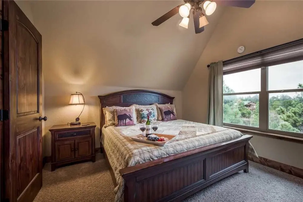 Casa Oso Grande - Four Bedroom Cabin with Hot Tub