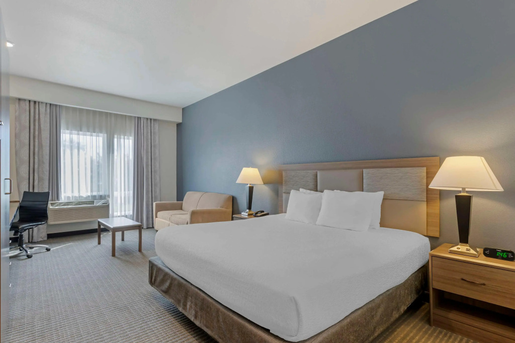 Best Western Plus Peppertree Nampa Civic Center Inn